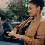 découvrez tout sur le rythme respiratoire, un indicateur clé de la santé. apprenez comment le mesurer, son importance dans le diagnostic médical et les facteurs qui l'influencent. informez-vous sur les variations normales et anormales qui peuvent signaler des problèmes de santé.