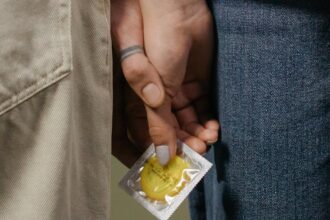 découvrez tout ce que vous devez savoir sur la santé sexuelle, incluant des conseils, des informations sur la contraception, des tests de dépistage, et des ressources pour une vie intime épanouie et responsable.