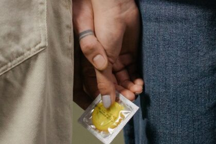 découvrez des conseils essentiels sur la santé sexuelle, incluant des informations sur la contraception, les infections sexuellement transmissibles, et l'importance de la communication dans les relations. prenez soin de votre bien-être intime avec des ressources fiables et informatives.