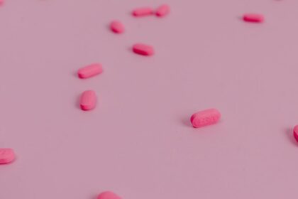 découvrez les effets secondaires potentiels associés à divers traitements et médicaments. informez-vous sur les risques et les précautions à prendre pour garantir votre santé et votre sécurité.