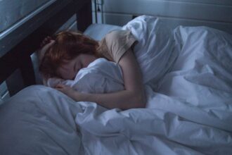 découvrez tout ce que vous devez savoir sur l'apnée du sommeil, ses symptômes, ses causes et les traitements disponibles pour améliorer votre qualité de vie et votre sommeil. informez-vous sur les meilleures pratiques pour gérer ce trouble et retrouver un sommeil réparateur.