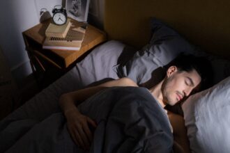 découvrez le cycle du sommeil, ses différentes phases et leur impact sur votre santé. apprenez à optimiser votre sommeil pour améliorer votre bien-être et votre énergie au quotidien.