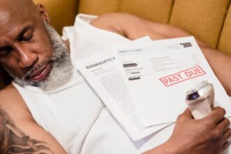 découvrez le concept de la dette de sommeil, ses impacts sur votre santé mentale et physique, ainsi que des conseils pour améliorer votre qualité de sommeil. apprenez comment récupérer votre sommeil perdu et optimiser votre bien-être au quotidien.