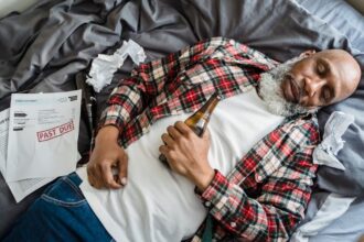 la dette de sommeil : découvrez comment le manque de sommeil affecte votre santé et votre bien-être. apprenez des stratégies efficaces pour combler ce déficit et améliorer la qualité de votre sommeil.