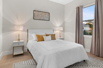 découvrez comment la somnolence soudaine peut impacter votre quotidien, ses causes possibles et des conseils pour gérer cet état. améliorez votre bien-être avec des astuces pratiques et des informations éclairantes sur le sommeil.