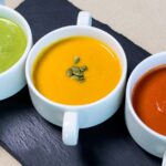 découvrez nos recettes de soupes savoureuses et réconfortantes, idéales pour toutes les saisons. que vous cherchiez des choix végétariens, des options riches en protéines ou des classiques indémodables, explorez notre sélection pour éveiller vos papilles.