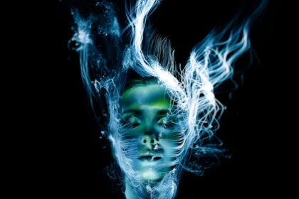 découvrez les bienfaits de l'inhalation à la vapeur pour soulager les voies respiratoires. apprenez comment cette méthode naturelle aide à décongestionner et apaiser les symptômes du rhume et des allergies.