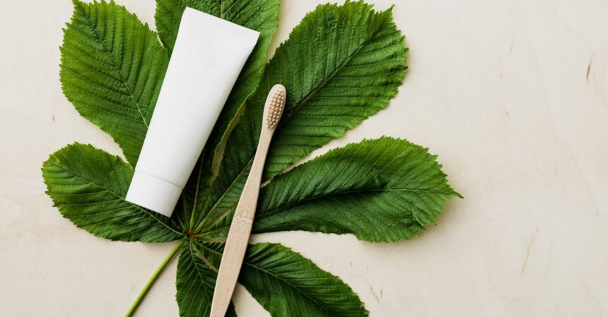 découvrez notre gamme de dentifrices spécialement formulés pour unehygiène bucco-dentaire optimale. profitez d'un sourire éclatant et d'une fraîcheur durable grâce à nos ingrédients naturels et à nos technologies avancées. trouvez le dentifrice qui convient à vos besoins !