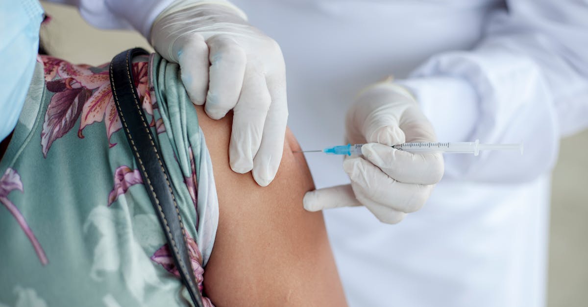 découvrez tout sur le vaccin contre le typhus, son importance, son efficacité et les recommandations pour la vaccination. protégez votre santé et celle de vos proches contre cette maladie infectieuse.