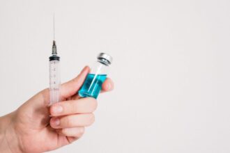 découvrez tout ce qu'il faut savoir sur la vaccination : son importance pour la santé publique, les différents types de vaccins disponibles, les recommandations selon les âges, et les mythes à démystifier. protégez-vous et vos proches grâce à des informations fiables et actualisées sur la vaccination.