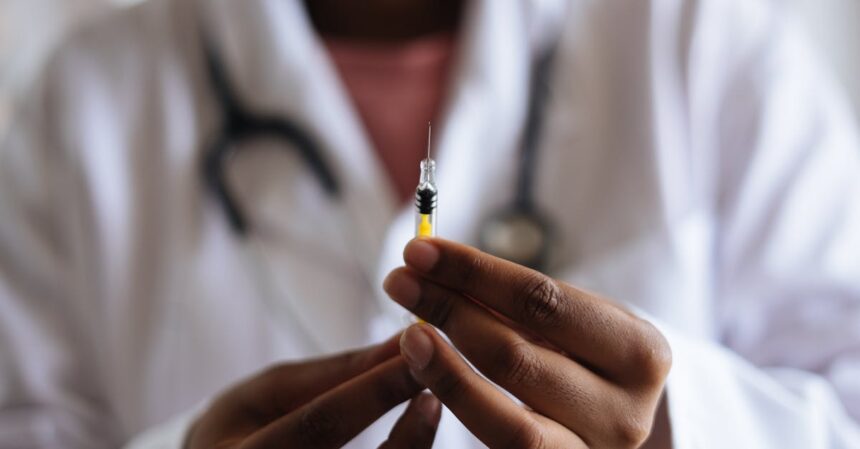découvrez tout ce que vous devez savoir sur les vaccins : leur fonctionnement, leur importance pour la santé publique, les différents types disponibles et les bénéfices qu'ils apportent pour prévenir les maladies. informez-vous sur la vaccination pour protéger votre santé et celle de votre entourage.