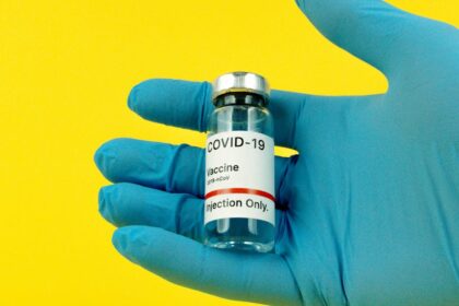découvrez les effets secondaires possibles du vaccin contre la fièvre jaune. informez-vous sur les réactions courantes et rares, afin de mieux comprendre ce vaccin essentiel pour voyager dans les zones à risque.
