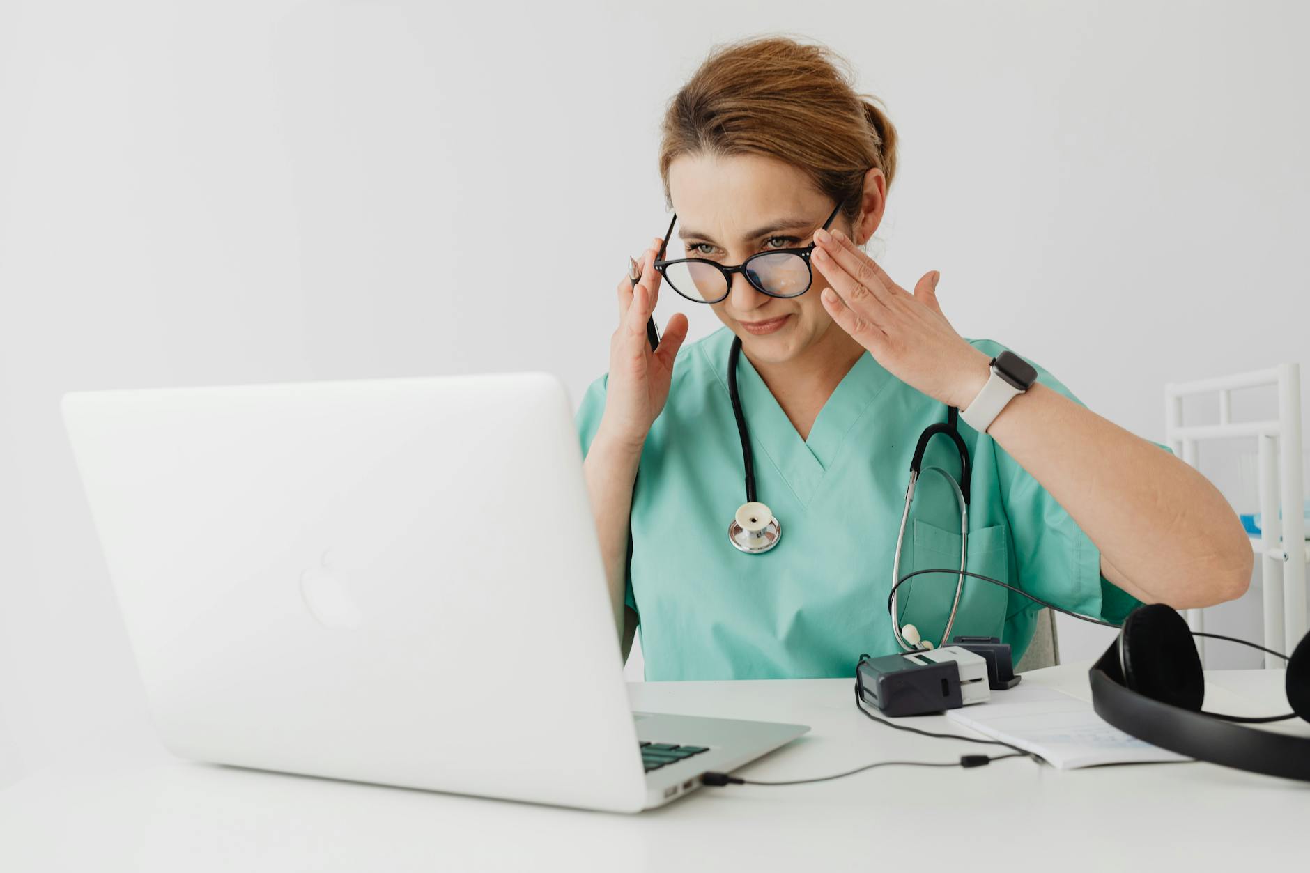mal au côté gauche ventre - Symptômes et diagnostic